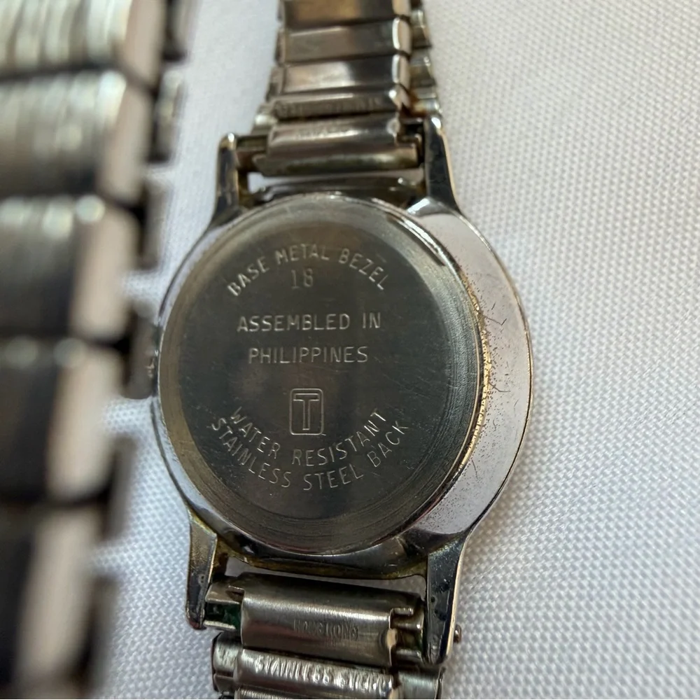 Vintage Timex Ladies Watch Silver Tone Stretch Band Date Quartz